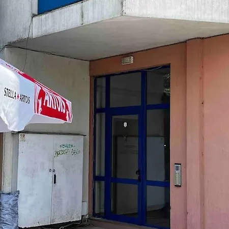 Apartment Close